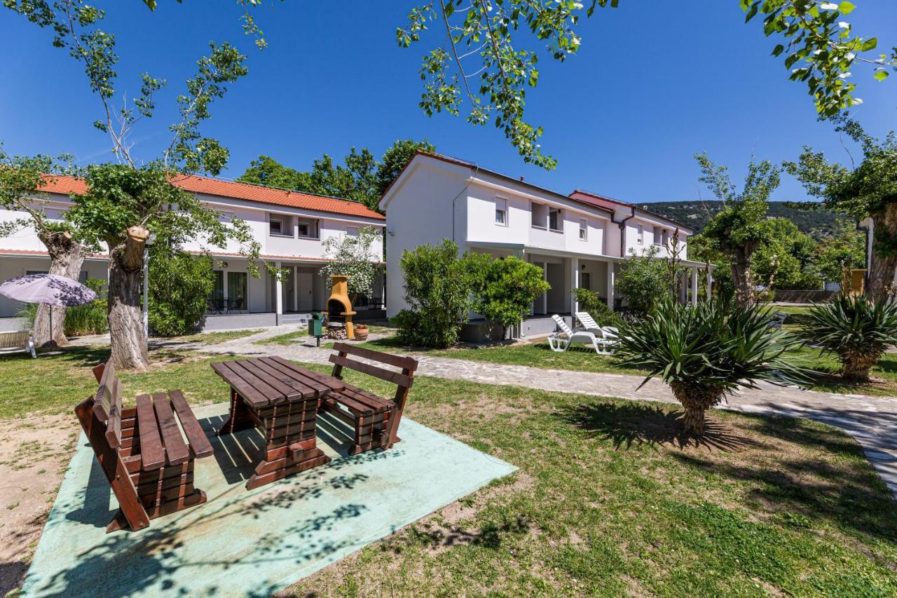 Villas Corinthia Baska  Bagian luar foto