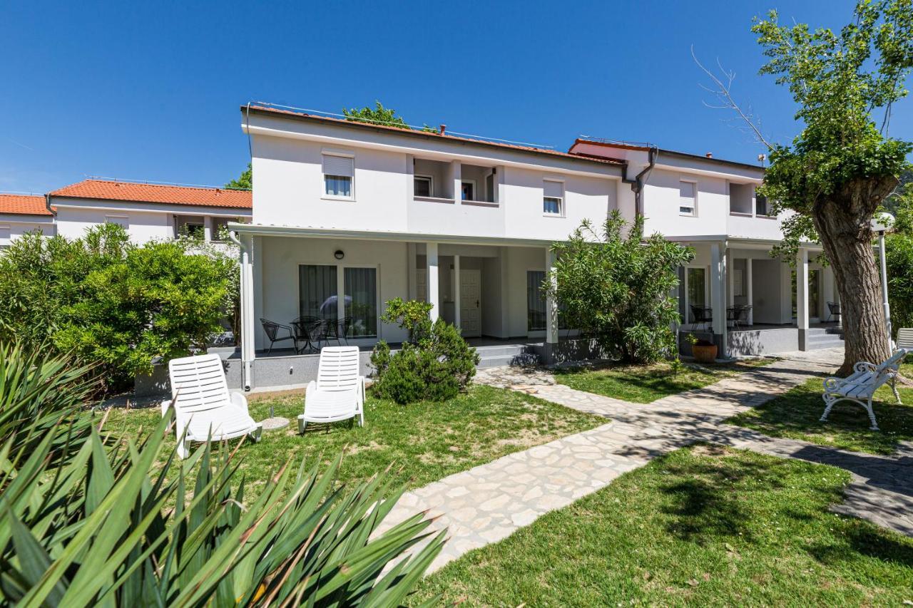 Villas Corinthia Baska  Bagian luar foto