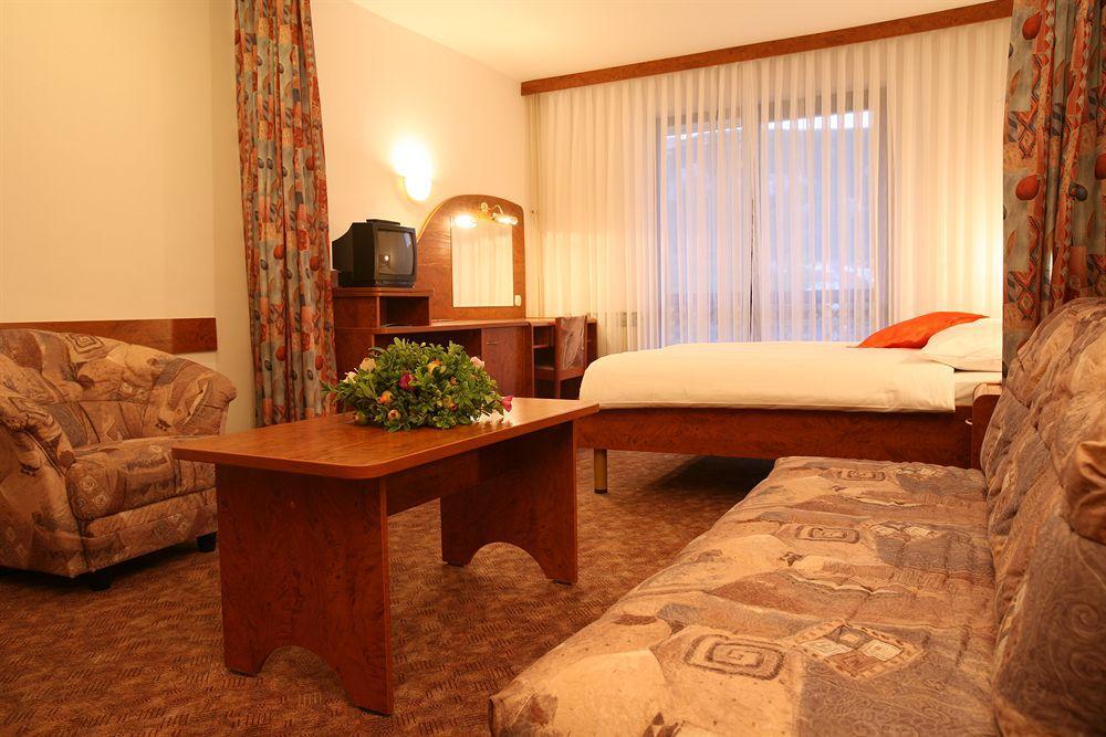 Villas Corinthia Baska  Bagian luar foto