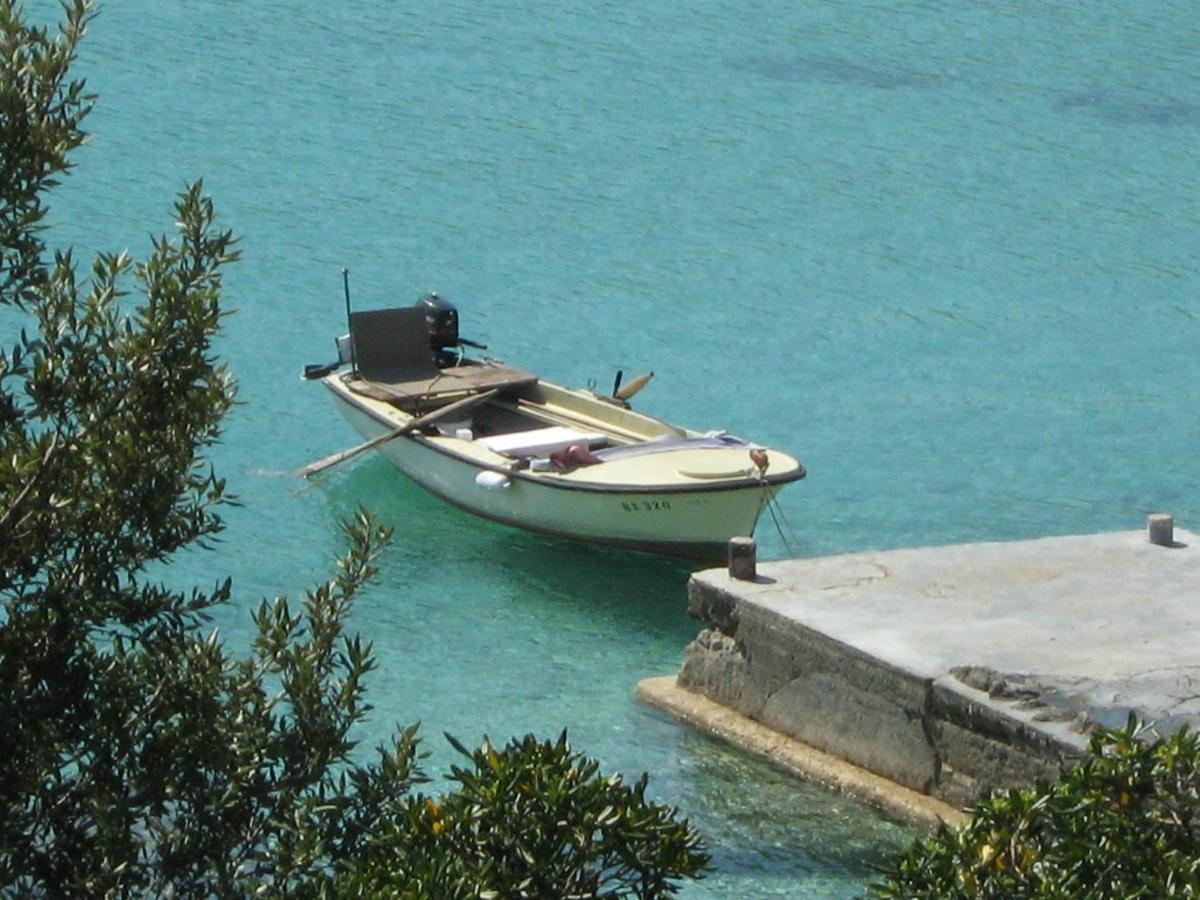 Villas Corinthia Baska  Bagian luar foto